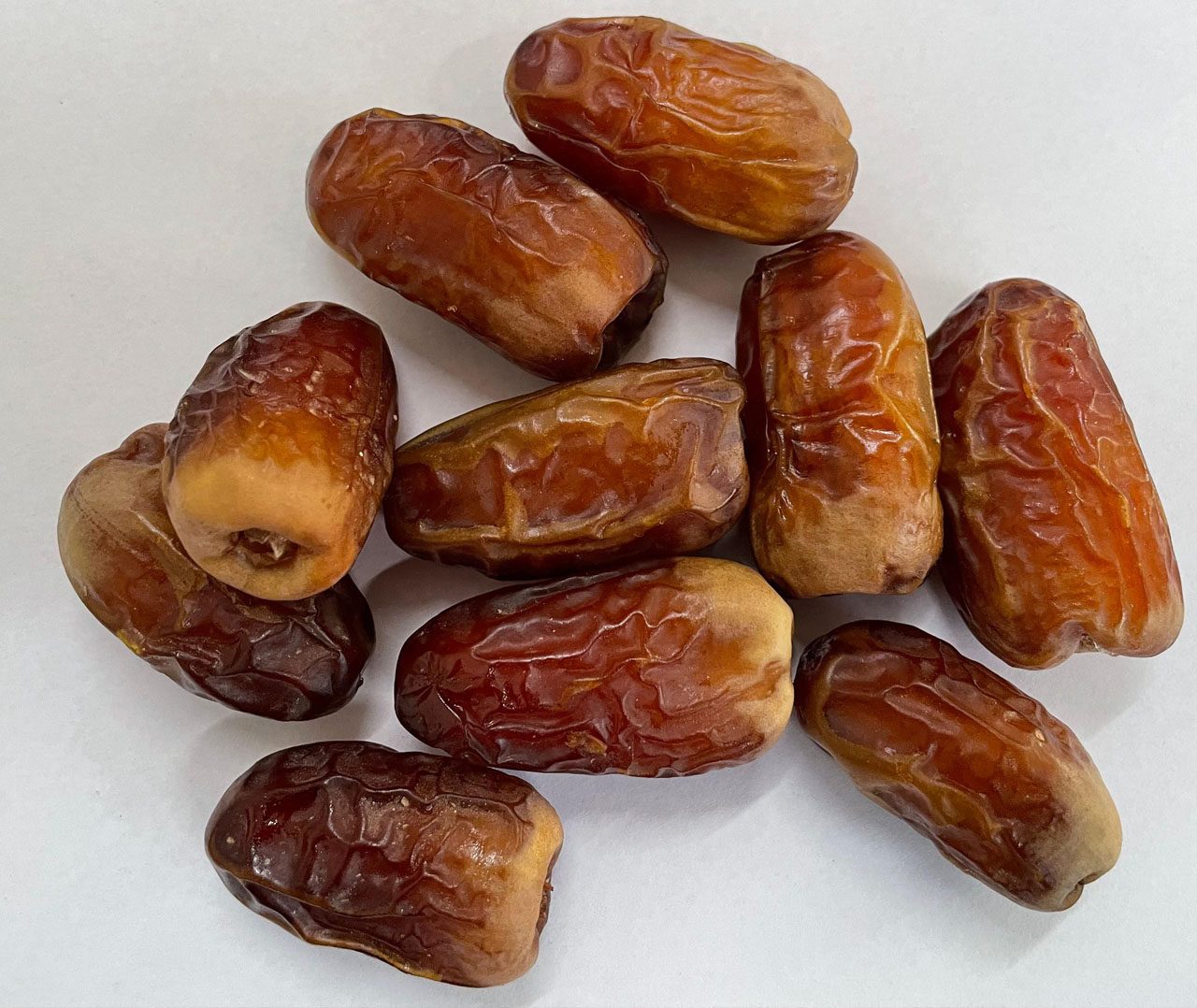 Saqei Dates